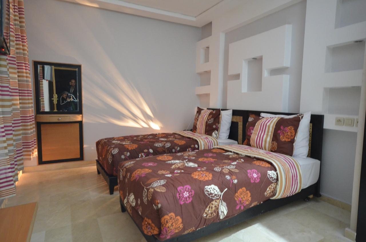 Hotel-Cafe-Restaurant Pyramides, Taza Εξωτερικό φωτογραφία